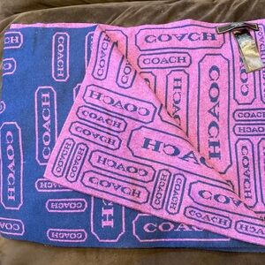 Coach Woman’s Signature Soft Knit Scarf